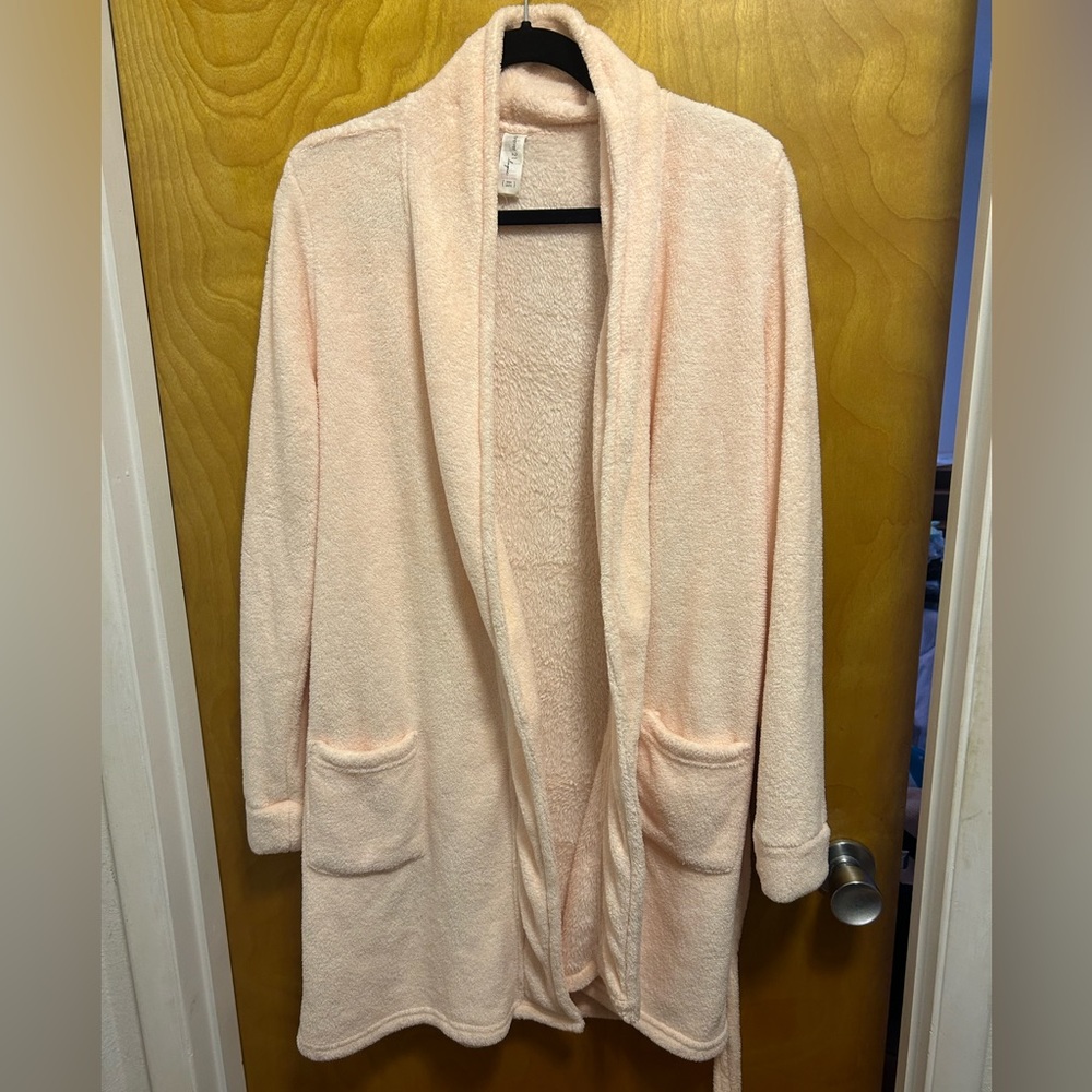 Forever 21 fluffy pink belted robe with pockets